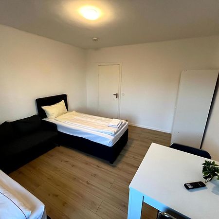 3-Zimmer Monteurwohnung Mit Balkon Neumünster Buitenkant foto
