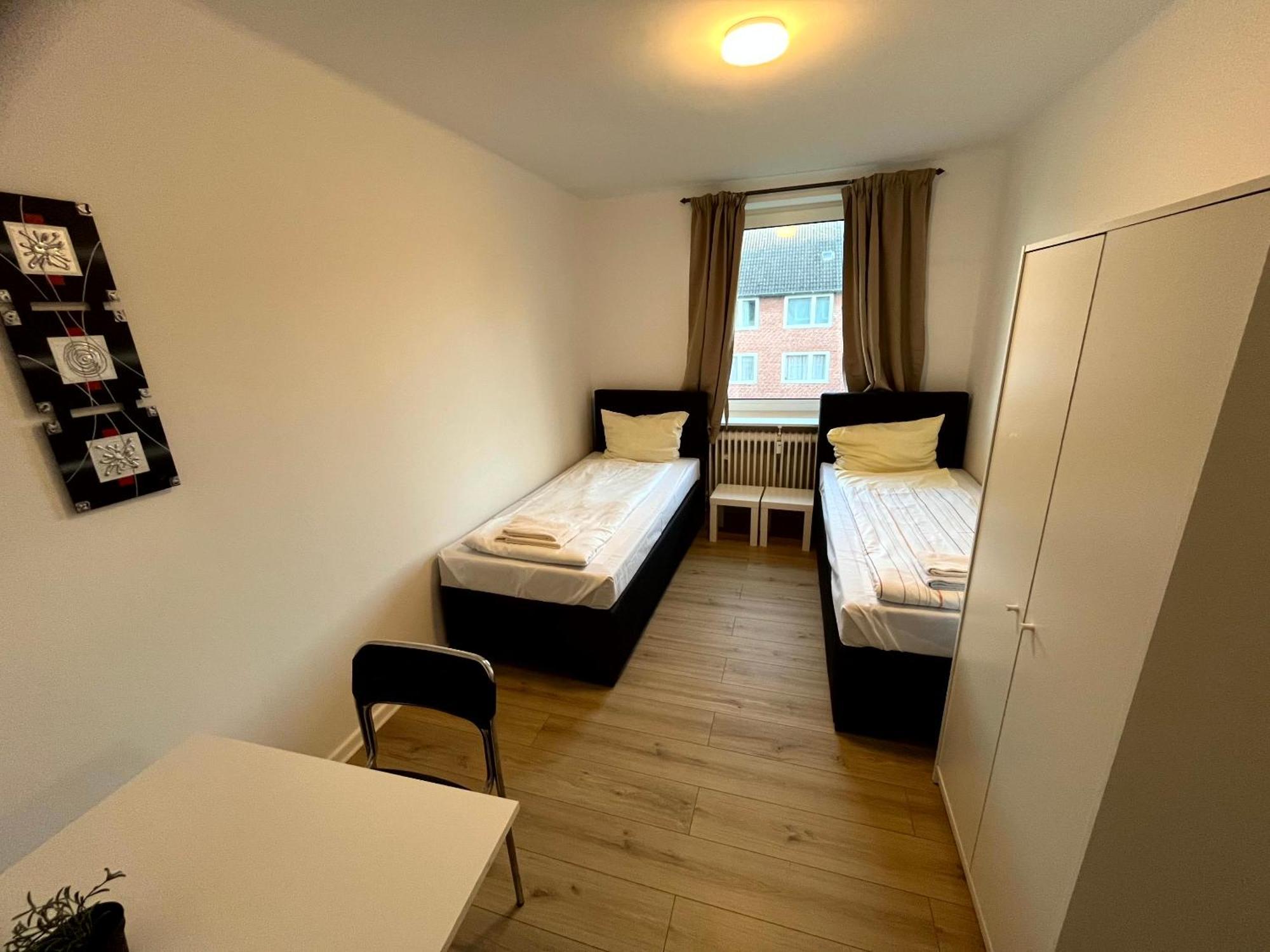 3-Zimmer Monteurwohnung Mit Balkon Neumünster Buitenkant foto