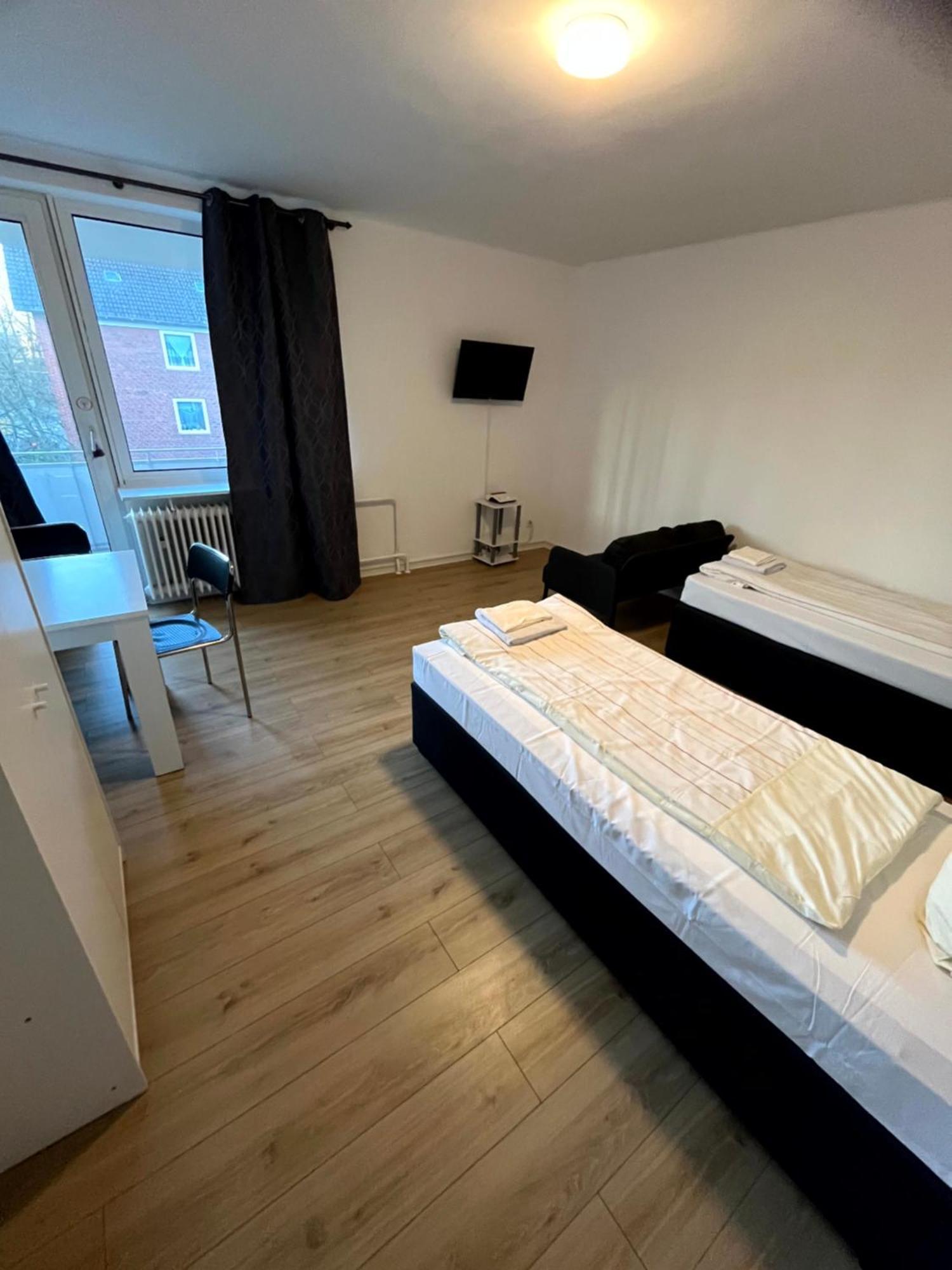 3-Zimmer Monteurwohnung Mit Balkon Neumünster Buitenkant foto
