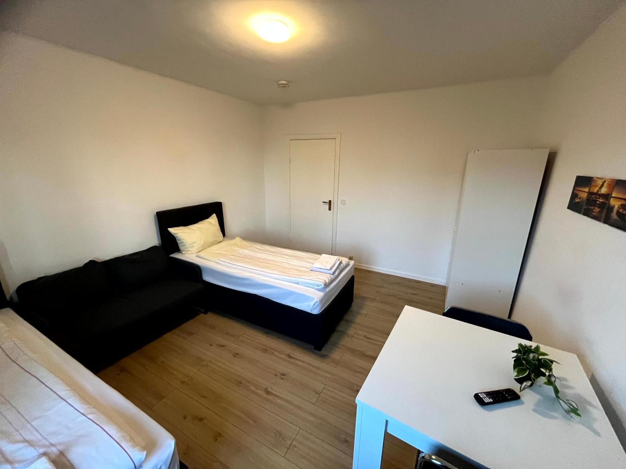 3-Zimmer Monteurwohnung Mit Balkon Neumünster Buitenkant foto