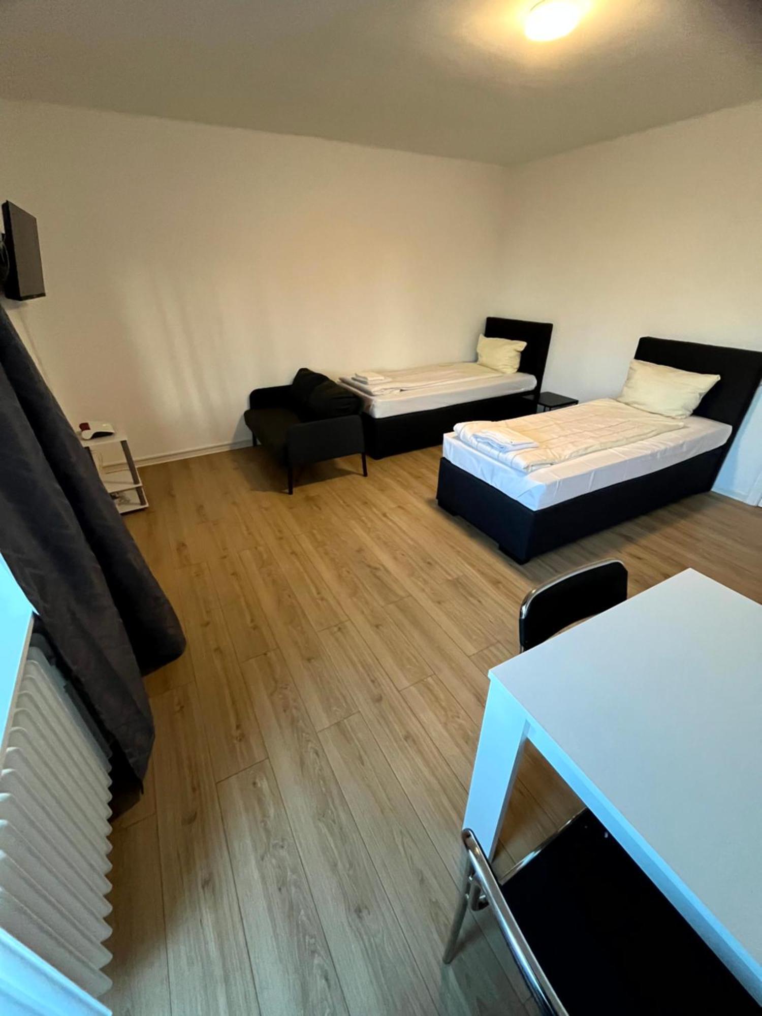 3-Zimmer Monteurwohnung Mit Balkon Neumünster Buitenkant foto