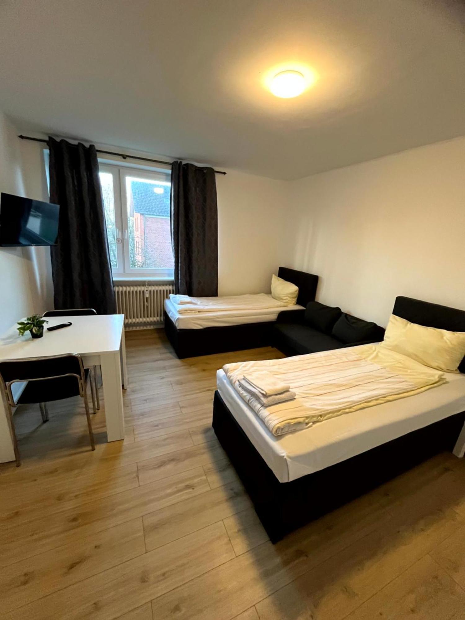3-Zimmer Monteurwohnung Mit Balkon Neumünster Buitenkant foto