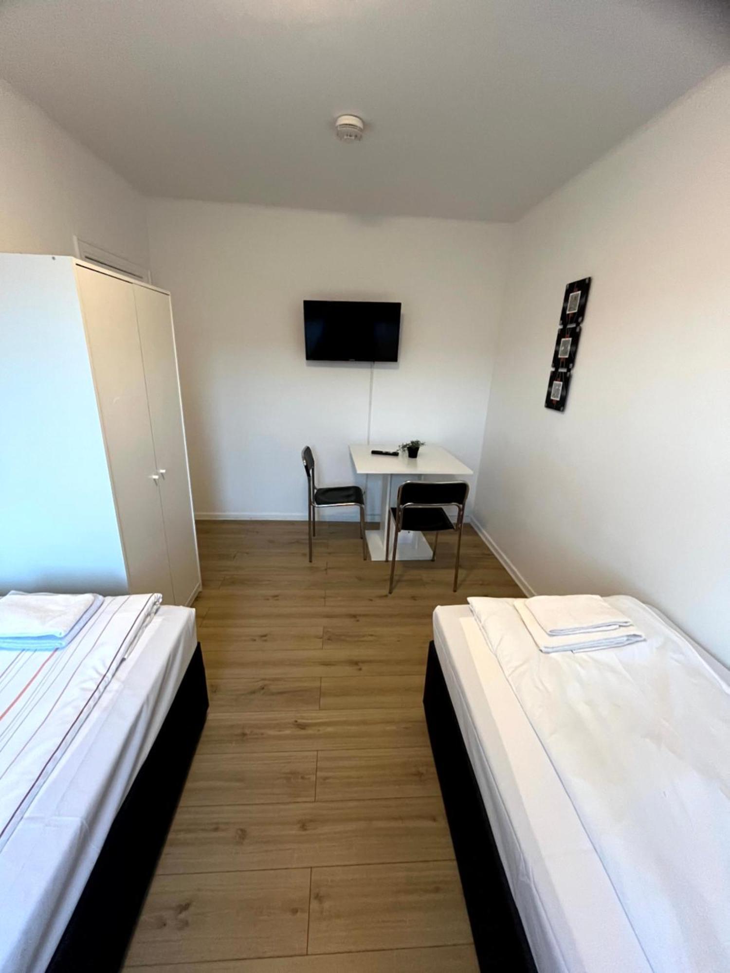 3-Zimmer Monteurwohnung Mit Balkon Neumünster Buitenkant foto