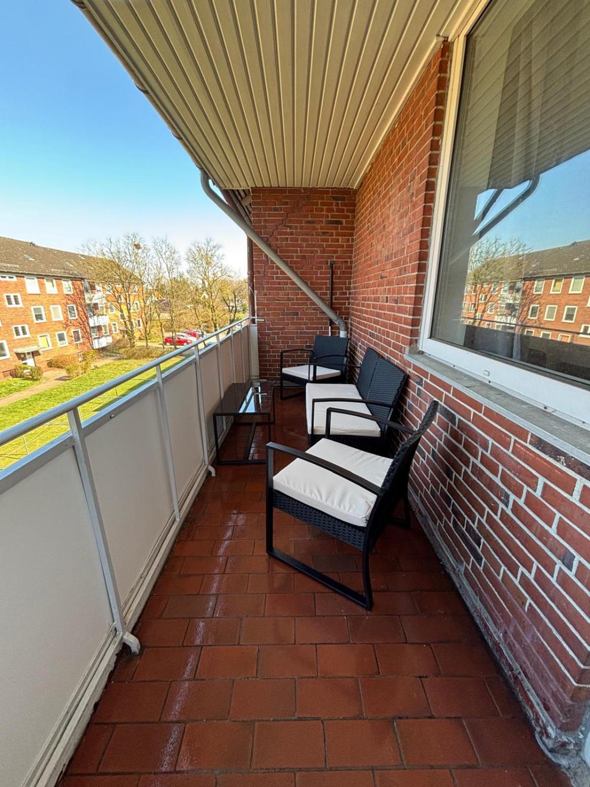 3-Zimmer Monteurwohnung Mit Balkon Neumünster Buitenkant foto